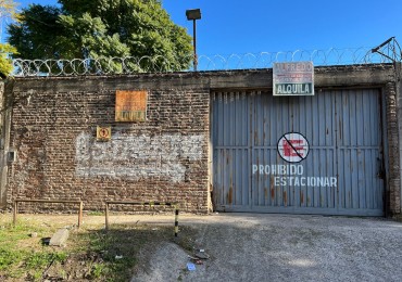 Lote semi-cubierto en alquiler - Rafael Castillo