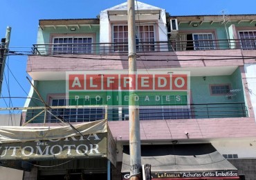 Departamento sobre avenida 1er piso- Isidro Casanova
