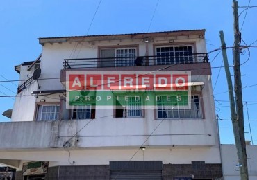 Departamento 2do piso en importante zona comercial - Isidro Casanova