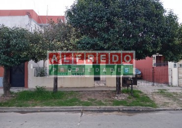 Casa de 2 Ambientes mas Departamento Monoambiente en Venta - Rafael Castillo - A Refaccionar