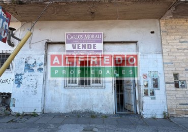 Local en Venta sobre Avenida Baradero - Moron Sur
